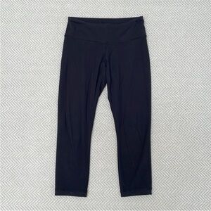 LULULEMON x SOULCYCLE Reversible Cropped / Capri Black Leggings